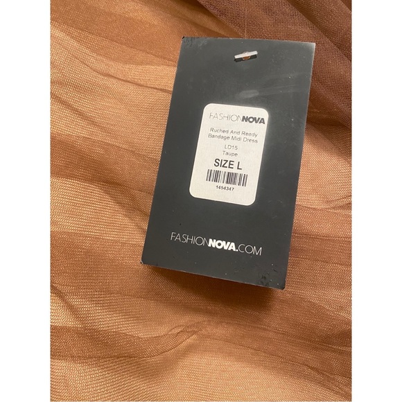 NWT Fashion Nova Ruched And Ready Bandage Midi Dress - Taupe Size Large - Picture 4 of 4